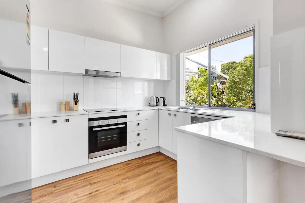 Marj12- Stylish And Spacious Mooloolaba Daire